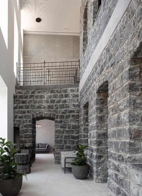 フロント・ロビー