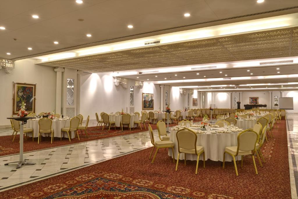 Banquet hall