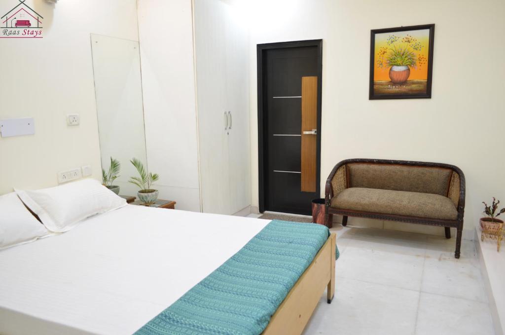 Furnished 1 Bedroom Independent Apartment 6 in Greater Kailash 1 Delhi photo