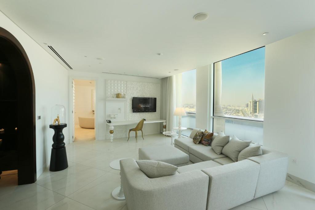 Shared lounge/TV area