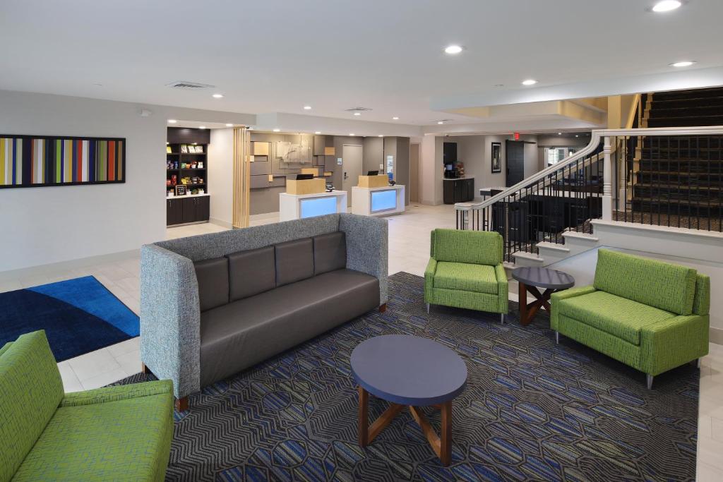 Holiday Inn Express Grand Rapids Southwest By IHG 外観