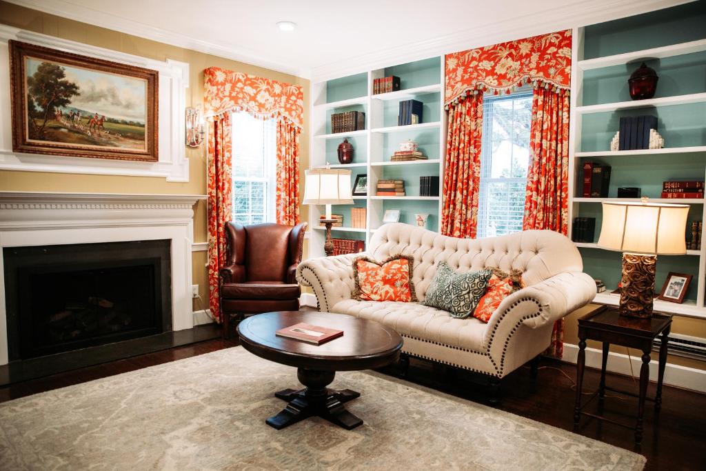 Providence Manor House Bed & Breakfast Clemmons book your hotel