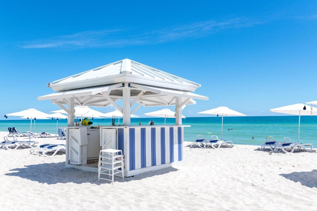 Bluebird Suites Monte Carlo Miami Beach photo