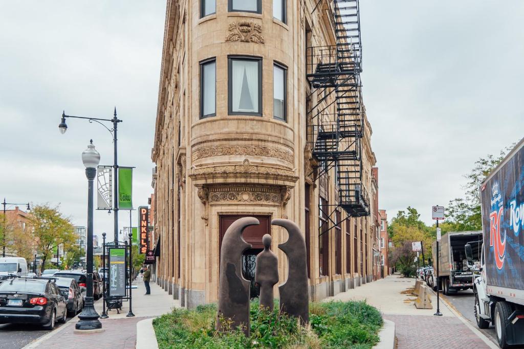 Chicago Local Vibe Residential 1BR Roscoe Village - Marshfield N3 photo