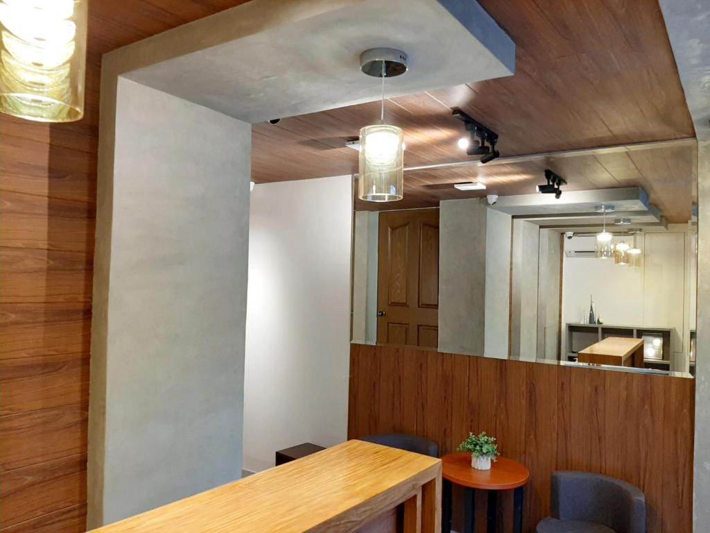 フロント・ロビー