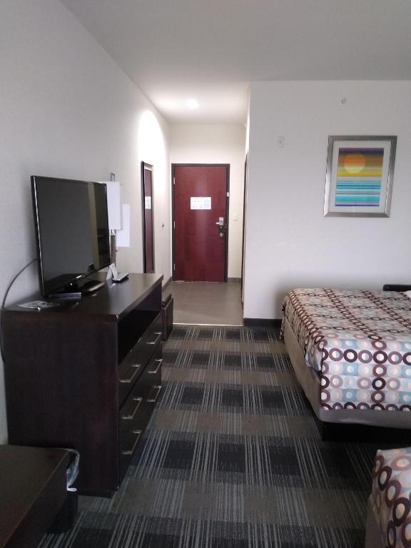 Days Inn by Wyndham Alva photo