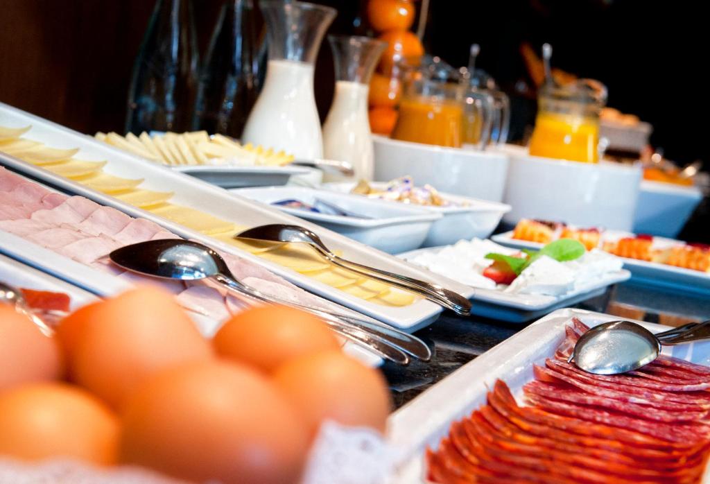 Dining Image