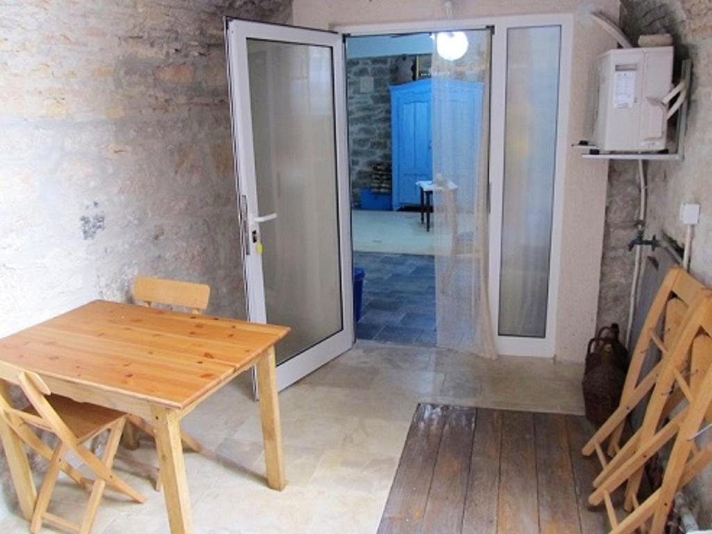 Comfortable apartment in Betina 55 m² with terrace, Betina