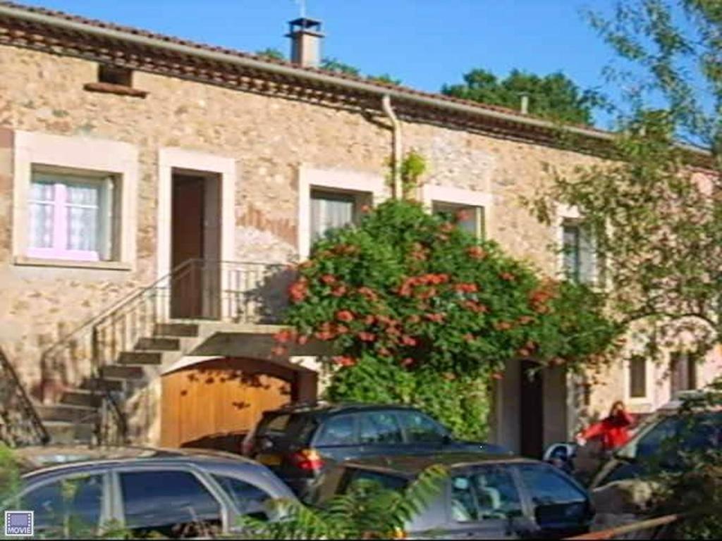 Maison confortable à Lunas avec vue montagne + jardin, Lunas