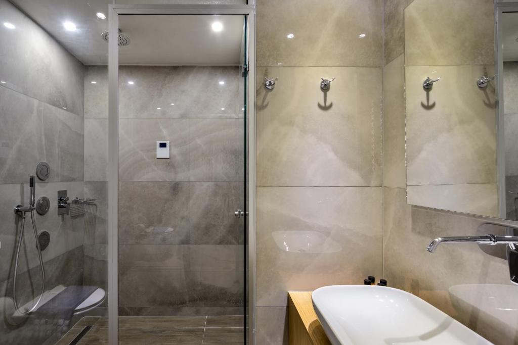 Elia Portou Luxury photo