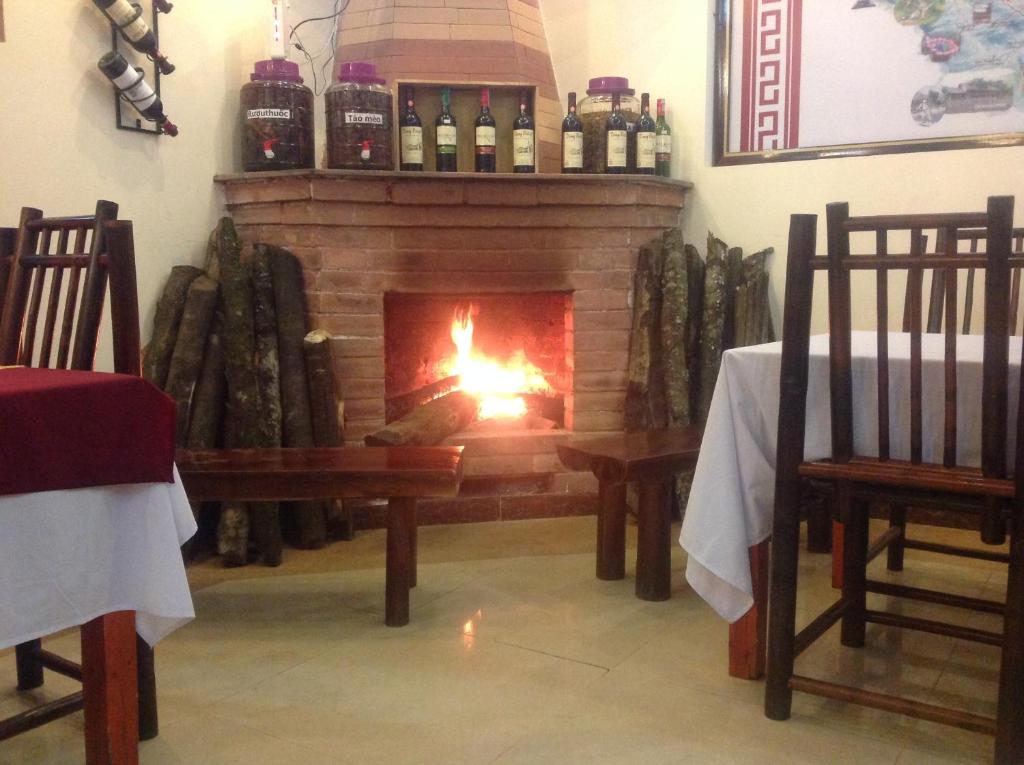 Shared lounge/TV area