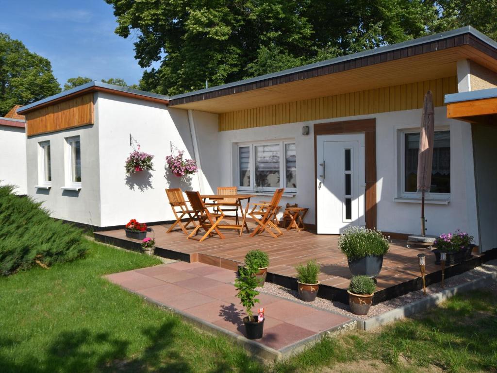 Pleasing Bungalow in Boiensdorf with Fenced Terrace