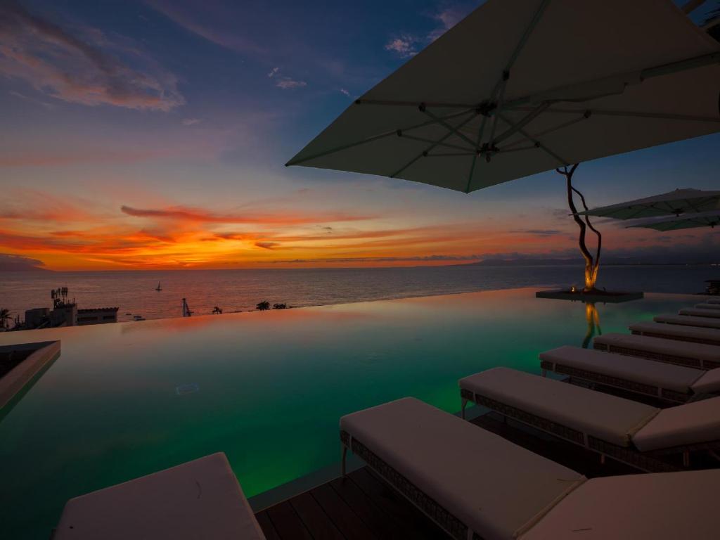 PIER 57 - 709 Stunning View 2 BR Romantic Zone, Puerto Vallarta