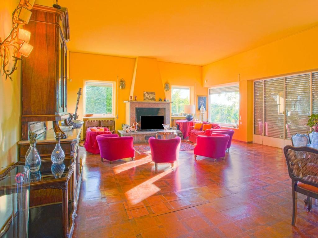 Exquisite Villa in Montefiascone with Garden