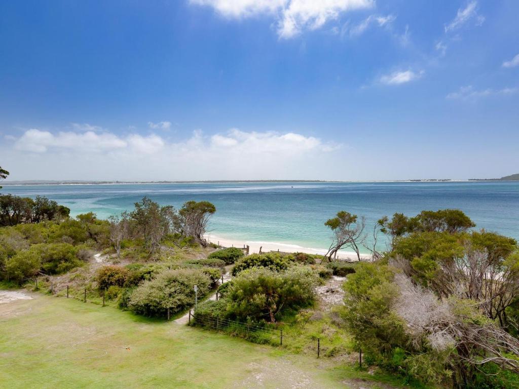 The Helm 5,22 Voyager Cl - waterfront unit, Nelson Bay