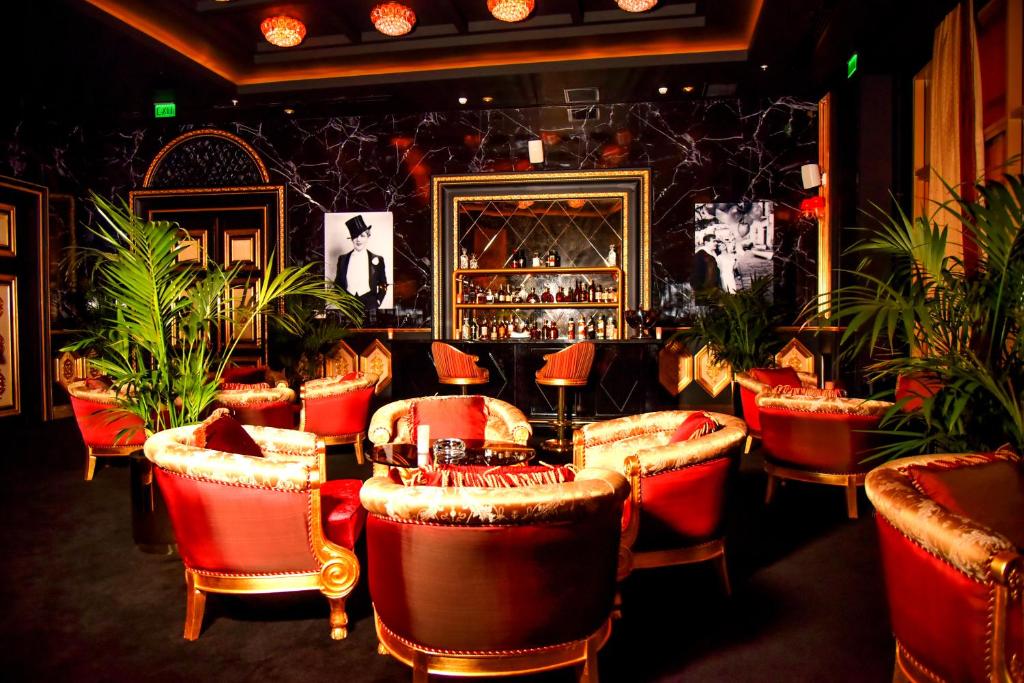 Pub/Lounge
