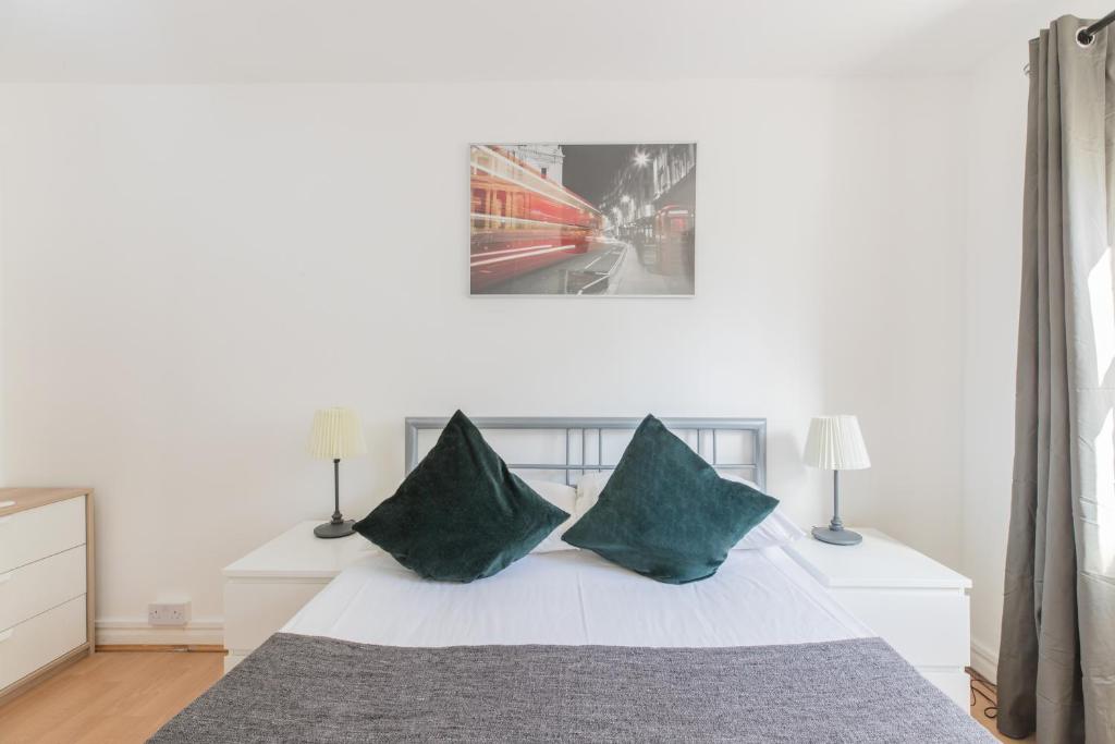 Stylish Stays by Russel Square photo