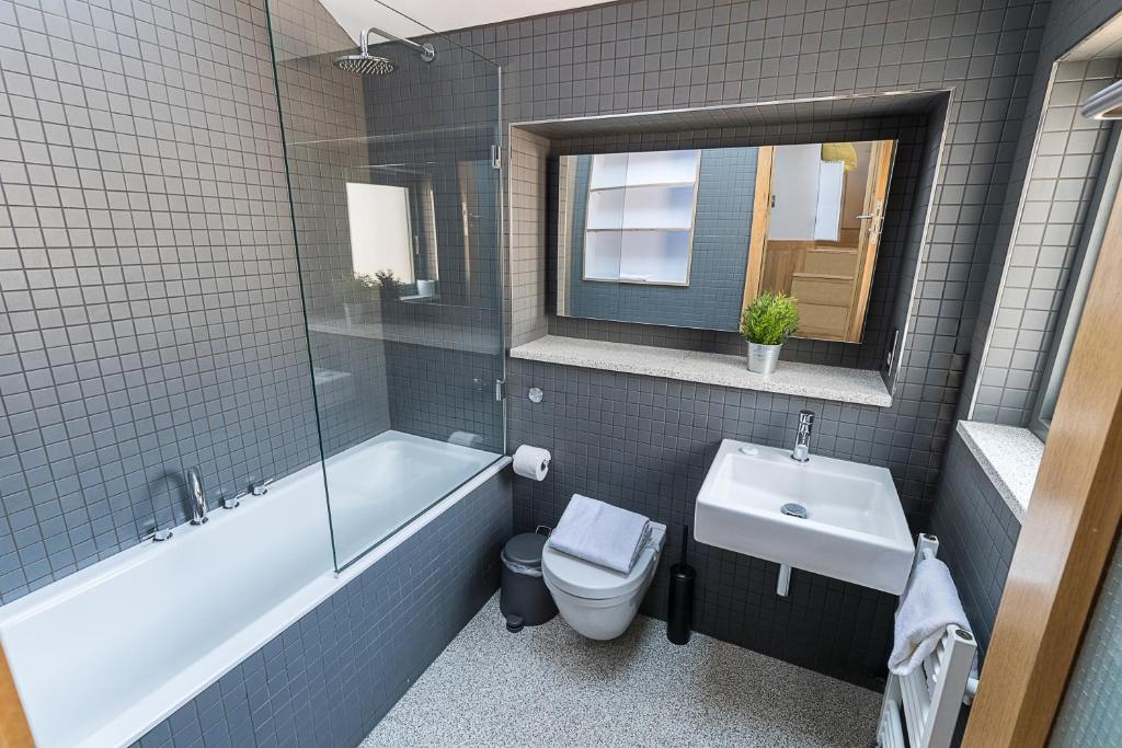 Stylish Stays by Russel Square photo