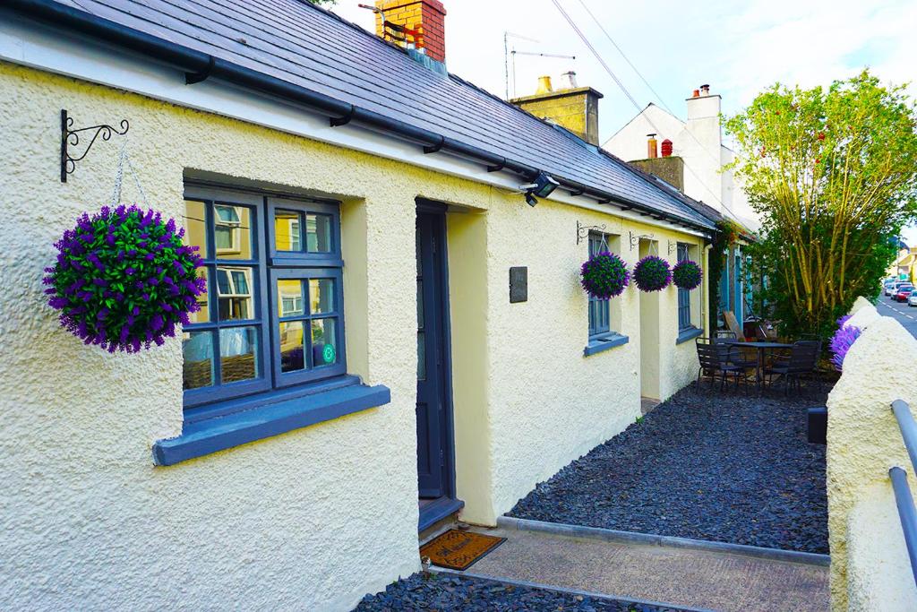 Staycation at Pine Cottage, a newly refurbished holiday cottage, Goodwick