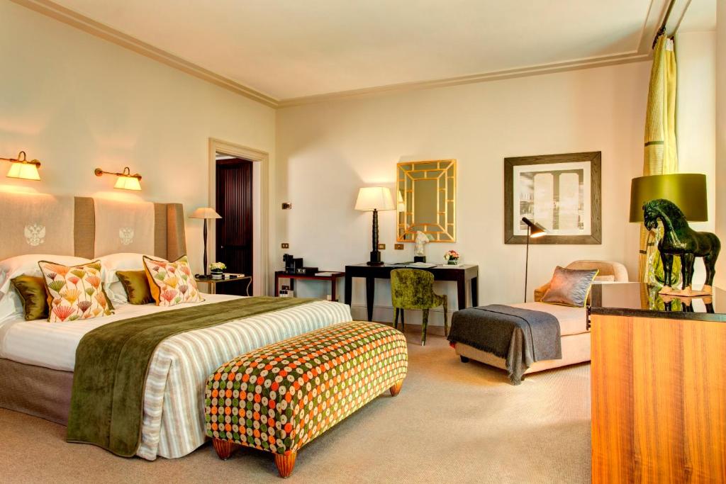 Hotel de russie hotel family room