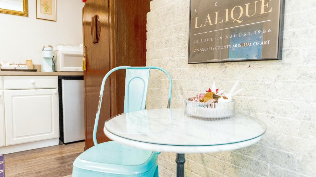 Meranova Guest Inn photo