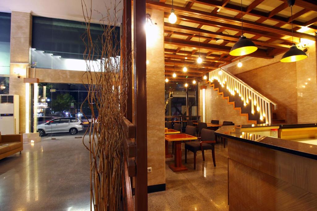 Altona Hotel