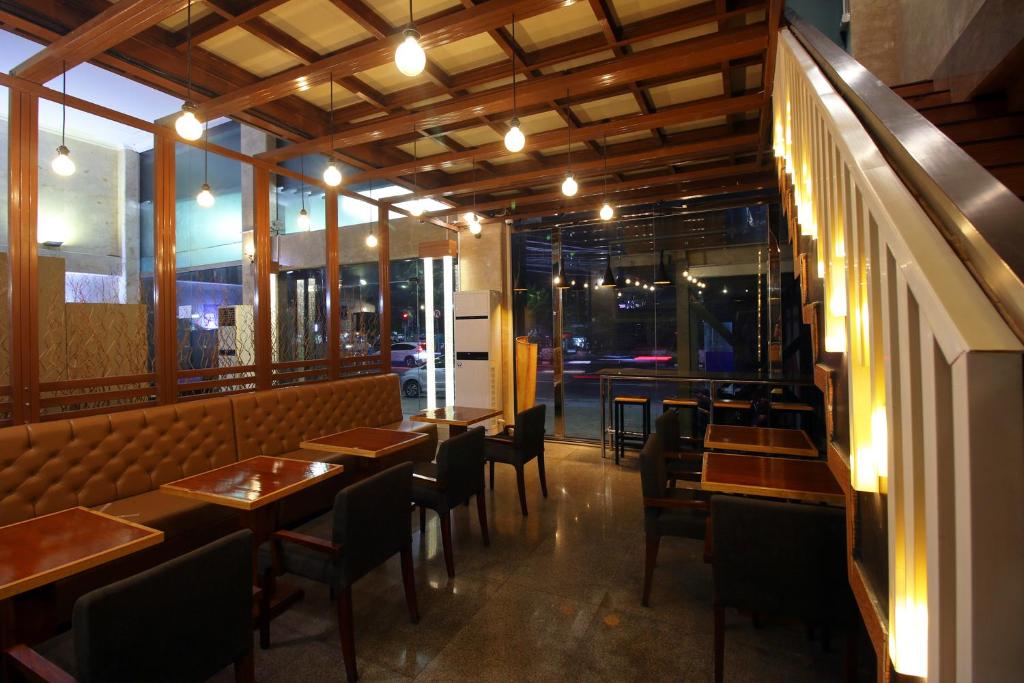 Altona Hotel