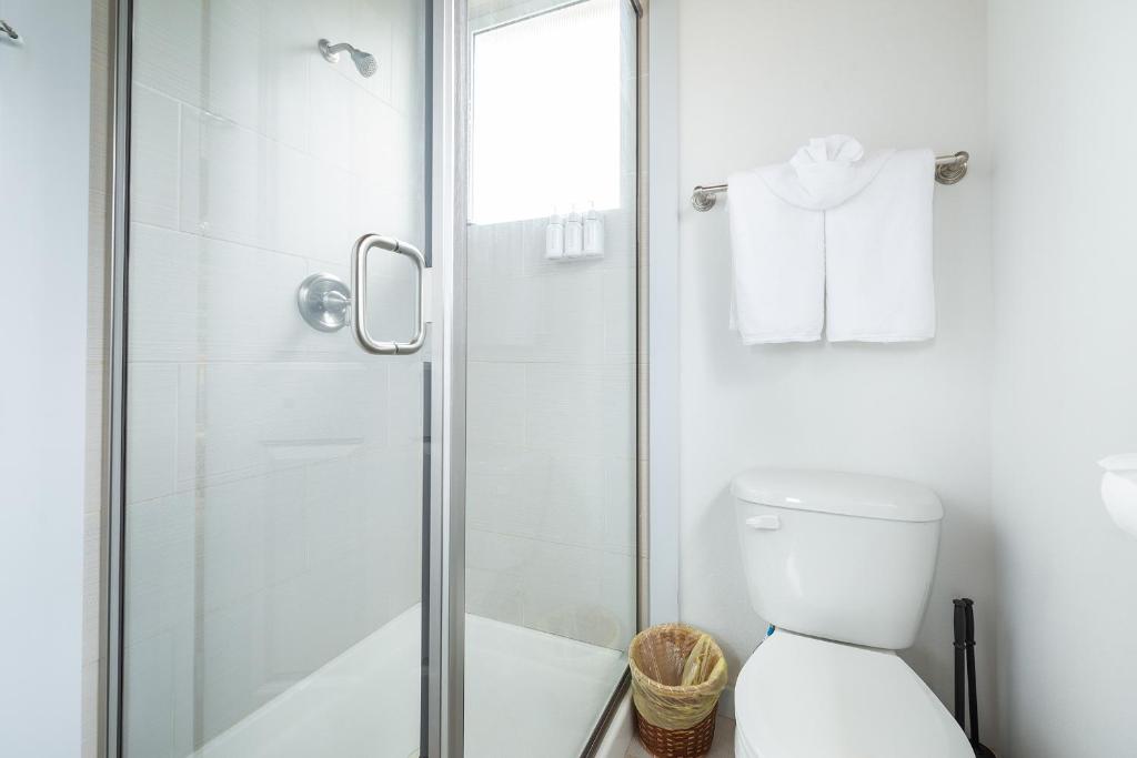 Sea Breeze Cottages photo