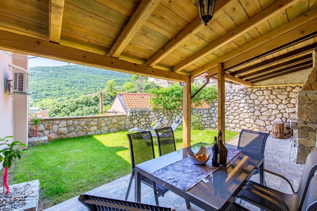 3 bedrooms villa with sea view private pool and enclosed garden at Bakar 5 km away from the beach photo