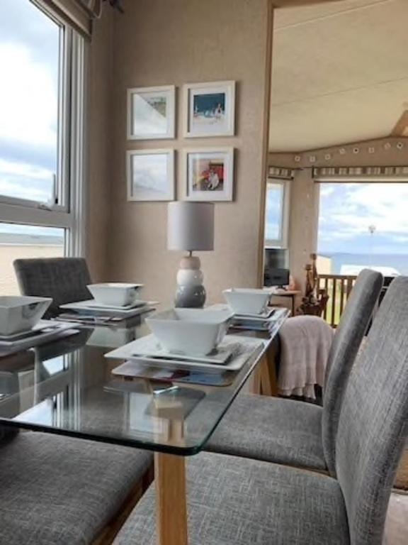 Stunning 3-Bed Caravan with sea views