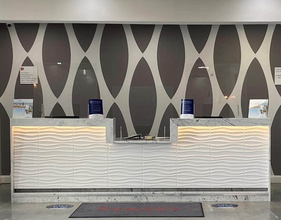 Ramada by Wyndham Windsor Locks photo
