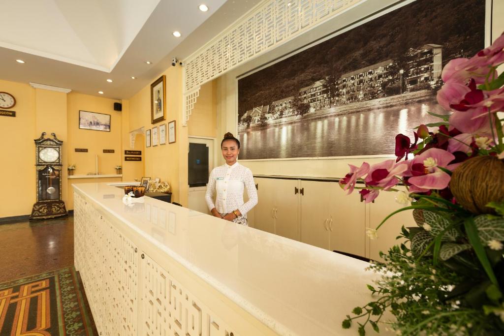 フロント・ロビー