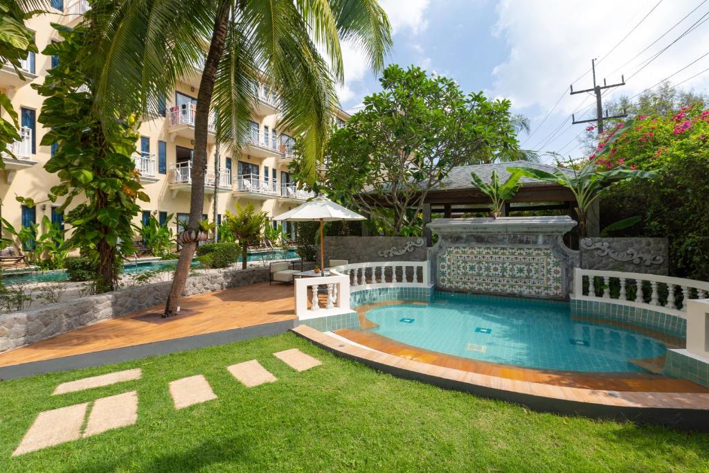 スイミングプール