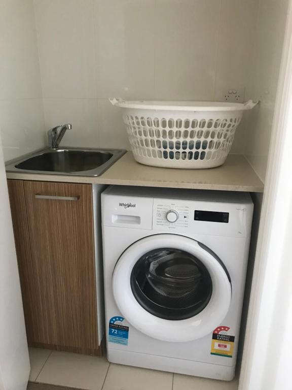Tasha's Apartments on Morphett — Hotel in Adelaide