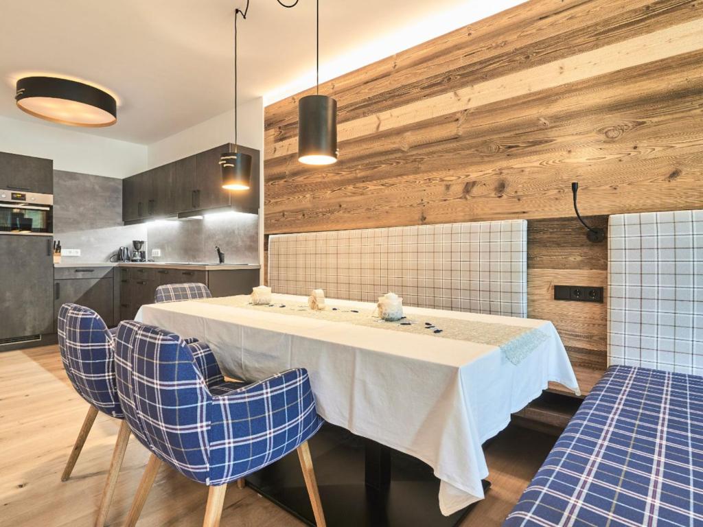 Apartment Appartement Mont Blanc by Interhome - 2
