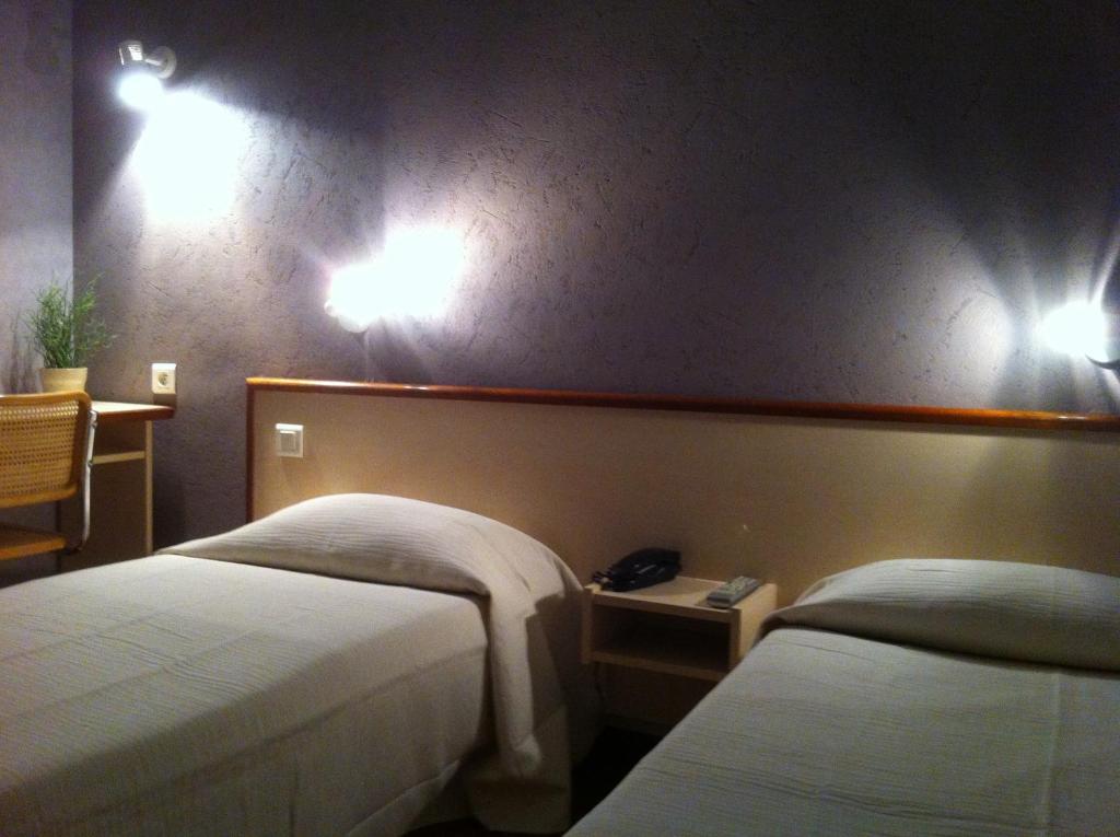Hotel Room 3