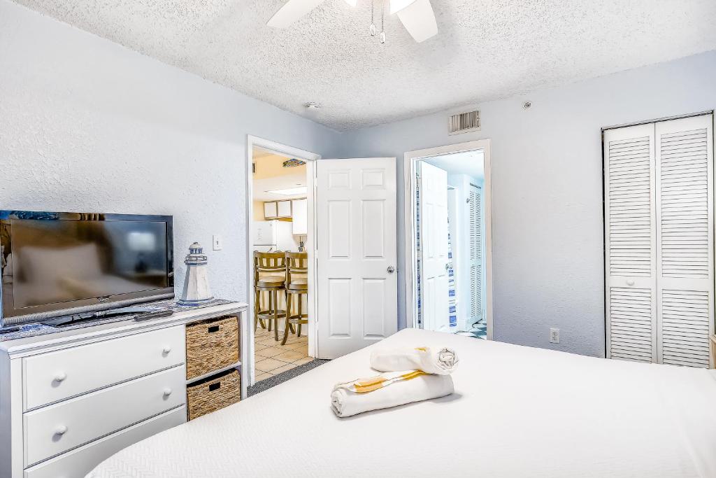 Sunrise Suites - Sea Breeze Suite 101 photo