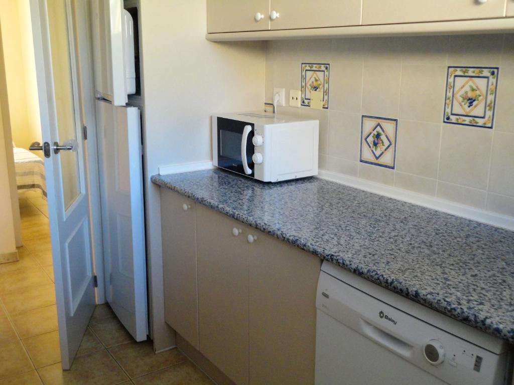 Charming Apartment in Dénia with Shared Pool - 4