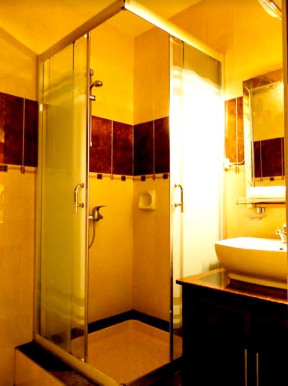 2 bedrooms appartement at Grand Baie 10 m away from the beach with sea view enclosed garden and wifi photo
