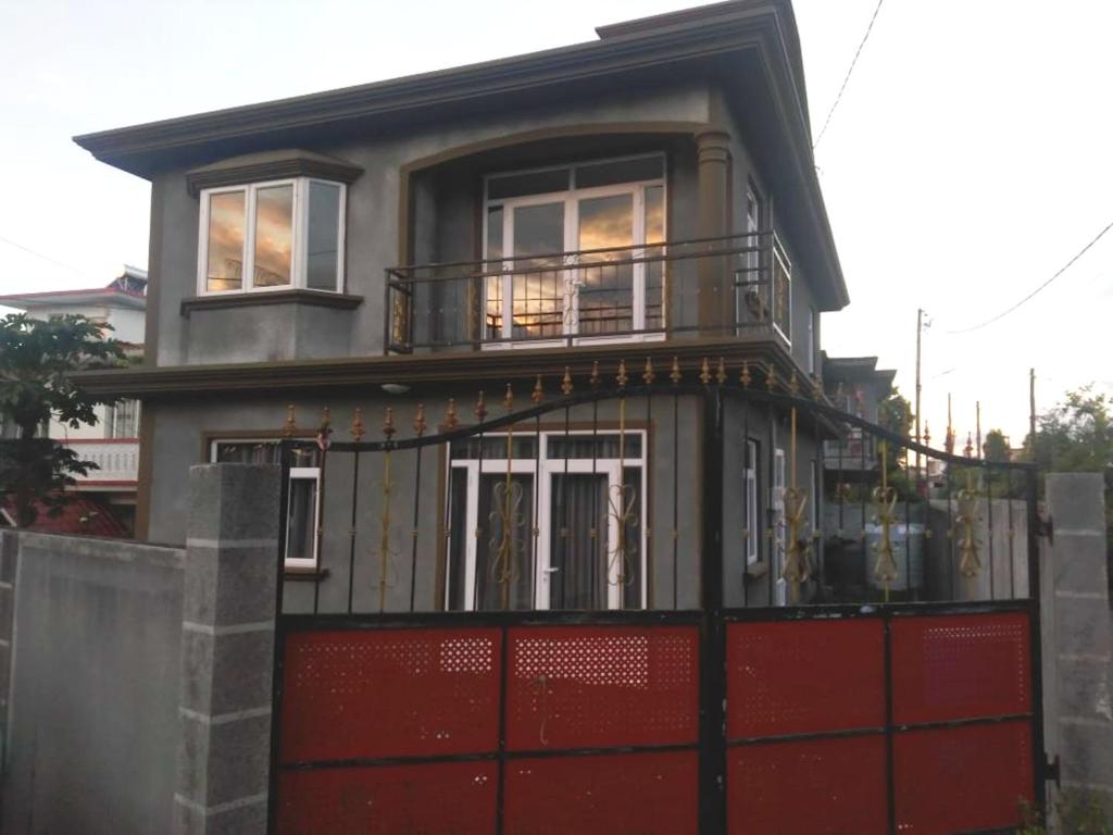 Charming House in Curepipe + Garden, Curepipe