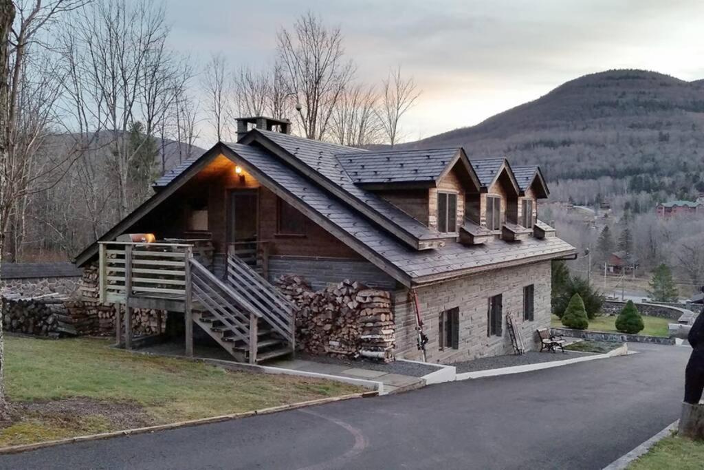 Luxe loft apartment with Hunter Mtn views on private estate