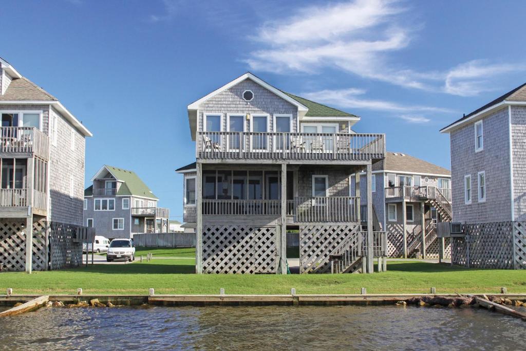 Island Squall #4-I, Avon