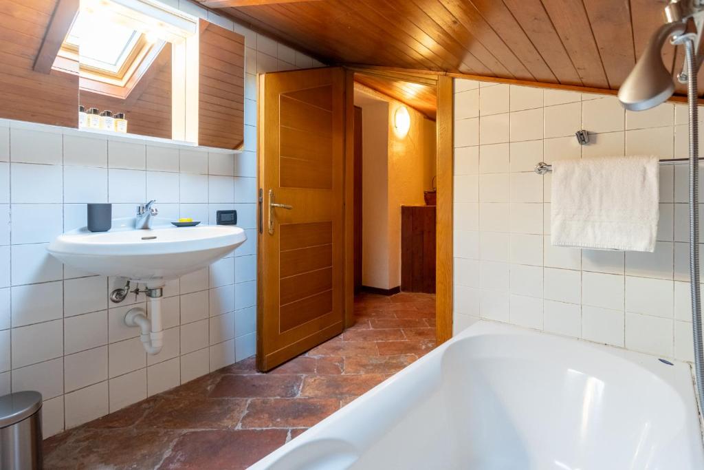Blue Attic - Historical Como City Center by Rent All Como photo