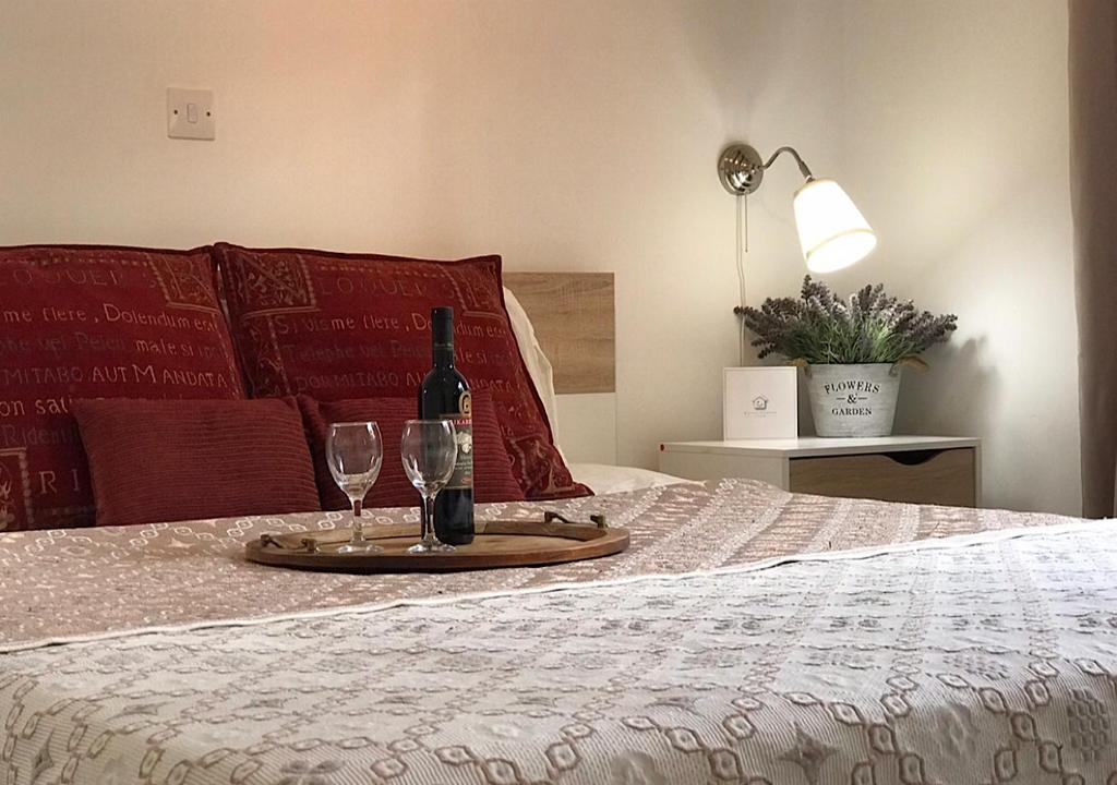 Royal Sunset Studios &amp; Apartments — Hotel in Limassol