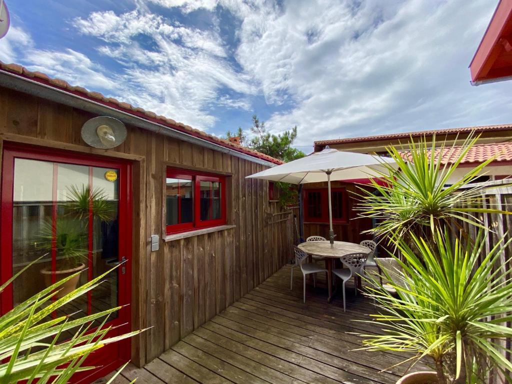 Idyllic Chalet right near the dunes in Cap Ferret - 2