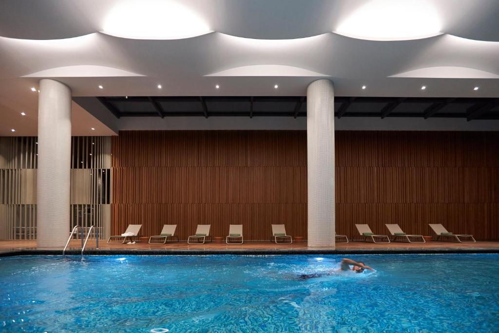 スイミングプール