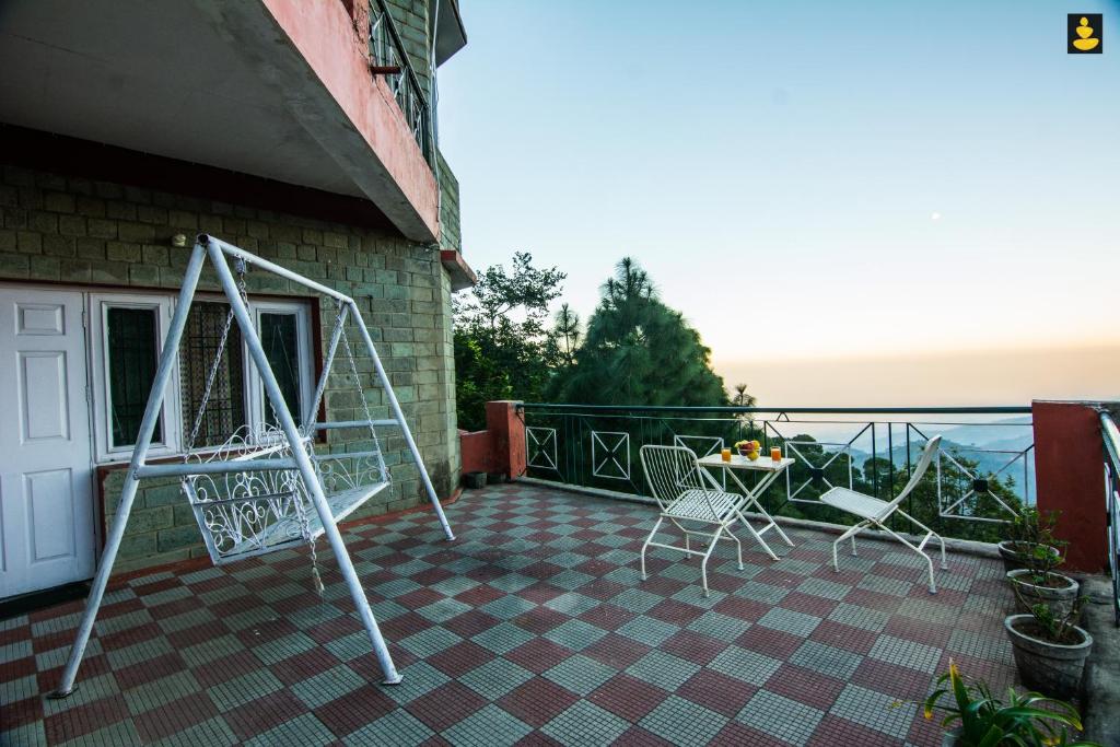 LivingStone 2BHK Cozy Homestay in Kasauli Hills photo