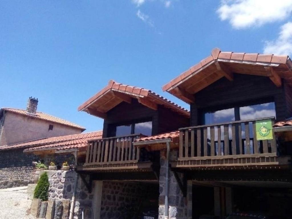 Gîte confortable près de la Cascade de la Beaume avec terrasses et parking privatif - FR-1-582-30, Solignac-sur-Loire