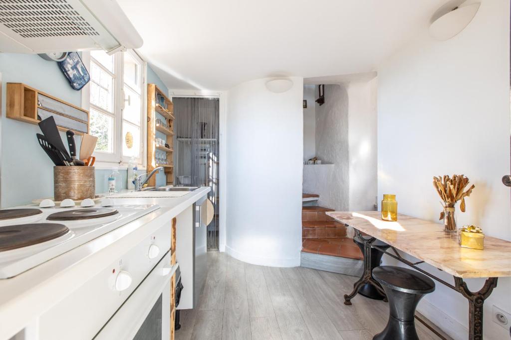 LB Vacation Rentals I Charming Little Bucolic House 5-Min From City - 3