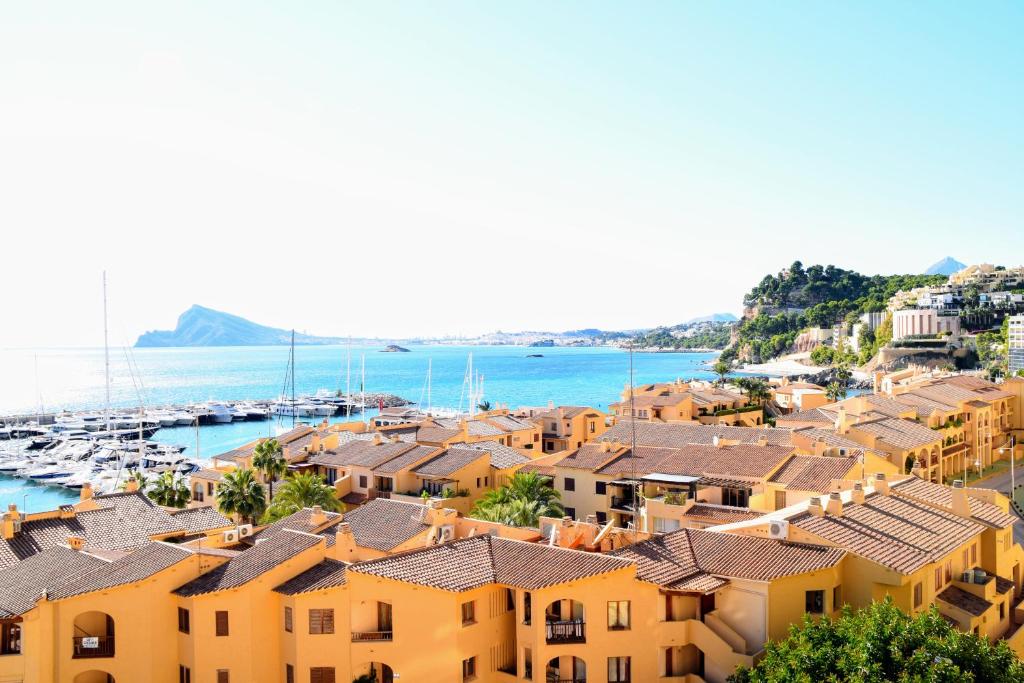 Sunny Escape by the Sea & Yacht Club - 4